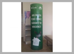 Karton Totem