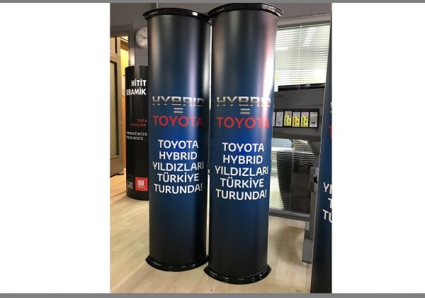 karton-totem-toyota-resmi